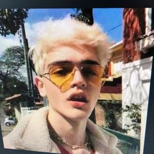 Meet your Posher, Zachery